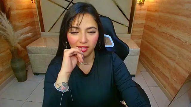 Dakotha v  online show from November 28, 2025, 3:17 am