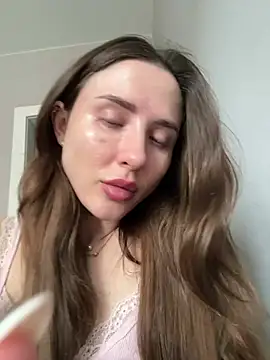 Jullia Carter online show from April 1, 2026, 10:05 am