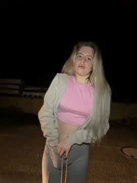 Holly-Glamour online show from July 2, 2026, 12:33 am