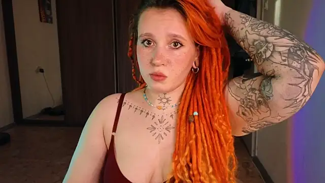 Snapshot of The_Full_Red_Moon chatting on October 5, 2025, 12:07 pm The Full Red Moon online show from October 5, 2025, 12:07 pm