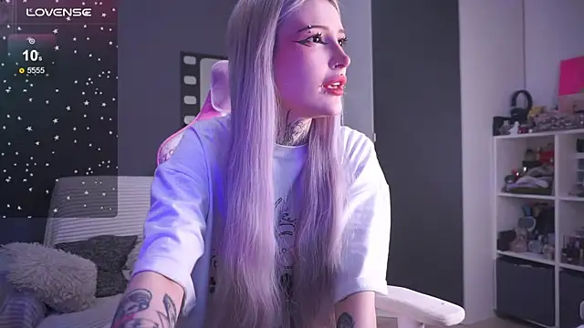 Snapshot of fraulein_mooon chatting on January 12, 2026, 6:26 pm fraulein mooon online show from January 12, 2026, 6:26 pm