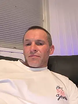 Snapshot of AttractiveSilk5 chatting on June 30, 2026, 8:42 pm AttractiveSilk5 online show from June 30, 2026, 8:42 pm