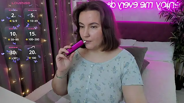 FeralPeach online show from September 10, 2025, 6:45 am