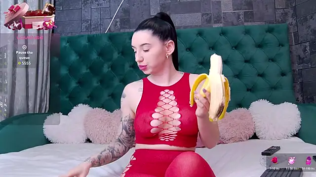 Snapshot of BrianaBratty chatting on November 19, 2025, 5:51 am BrianaBratty online show from November 19, 2025, 5:51 am