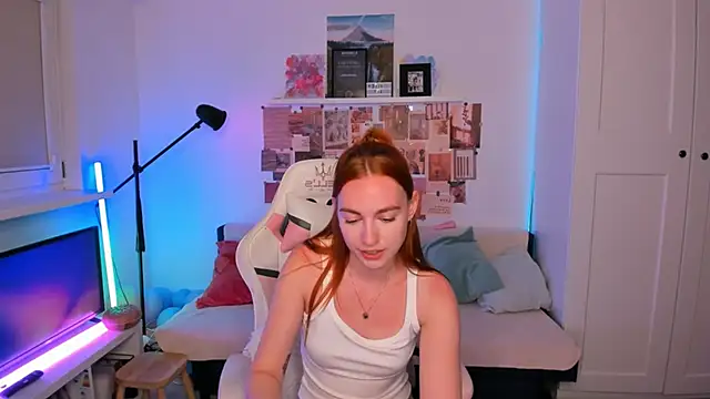 Snapshot of Mia_Madden chatting on April 25, 2026, 2:36 am Mia Madden online show from April 25, 2026, 2:36 am