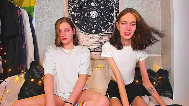 Snapshot of Calvin_and_Kevin chatting on February 4, 2025, 12:44 pm Calvin and Kevin online show from February 4, 2025, 12:44 pm