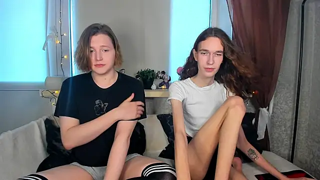 Snapshot of Calvin_and_Kevin chatting on September 26, 2025, 1:18 pm Calvin and Kevin online show from September 26, 2025, 1:18 pm