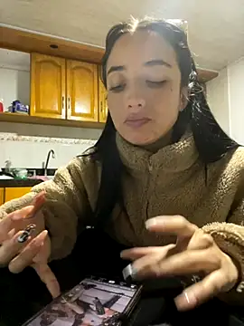 Snapshot of Ady_18 chatting on October 28, 2025, 12:44 am Ady 18 online show from October 28, 2025, 12:44 am