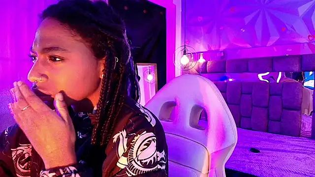 Snapshot of Queen_perla_ chatting on February 22, 2026, 1:08 am Queen perla online show from February 22, 2026, 1:08 am