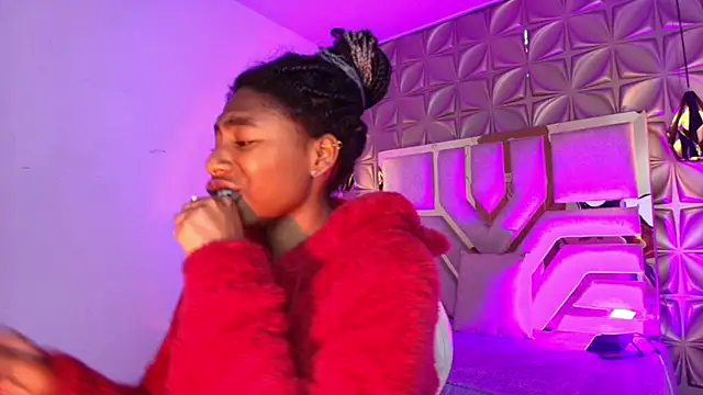 Snapshot of Queen_perla_ chatting on February 28, 2026, 12:16 pm Queen perla online show from February 28, 2026, 12:16 pm