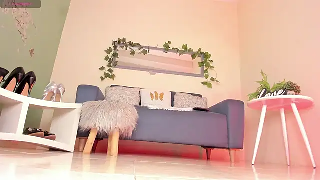 Snapshot of thais_dreams chatting on February 17, 2025, 12:27 pm thais dreams online show from February 17, 2025, 12:27 pm