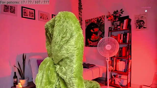 Conlosmichis online show from October 27, 2025, 10:54 pm