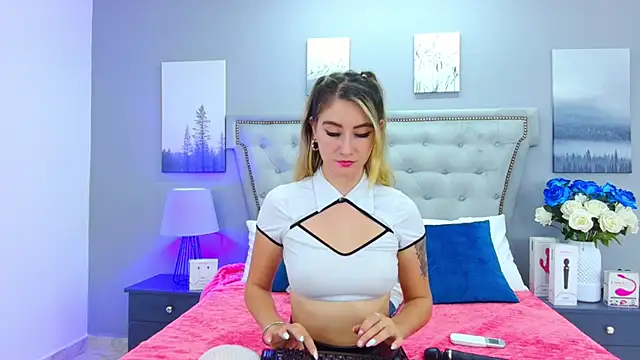 Snapshot of MaryDeniro chatting on September 26, 2025, 2:02 pm MaryDeniro online show from September 26, 2025, 2:02 pm