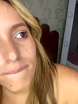 Snapshot of Agnescruzz chatting on October 15, 2025, 5:21 pm Agnescruzz online show from October 15, 2025, 5:21 pm