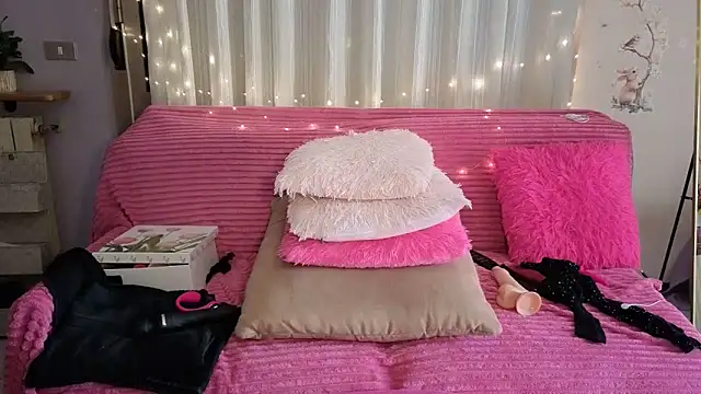 peachgirlmartyna online show from May 28, 2026, 2:01 pm