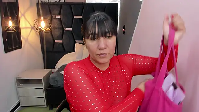 GiaFox  online show from December 2, 2025, 4:30 pm