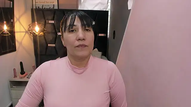 GiaFox  online show from December 3, 2025, 1:10 pm