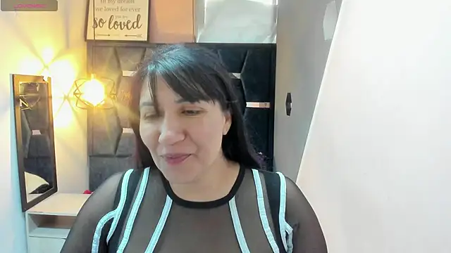 GiaFox  online show from October 4, 2025, 1:34 pm