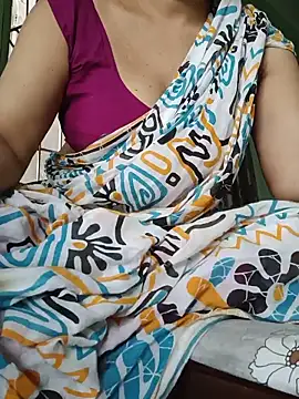 Snapshot of Rosy-B chatting on June 4, 2026, 12:10 pm Rosy-B online show from June 4, 2026, 12:10 pm