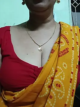 Snapshot of Rosy-B chatting on July 28, 2026, 5:45 pm Rosy-B online show from July 28, 2026, 5:45 pm