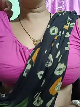 Snapshot of Rosy-B chatting on July 9, 2026, 5:34 pm Rosy-B online show from July 9, 2026, 5:34 pm