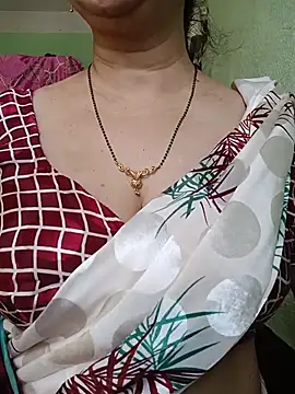 Snapshot of Rosy-B chatting on May 15, 2026, 12:41 am Rosy-B online show from May 15, 2026, 12:41 am