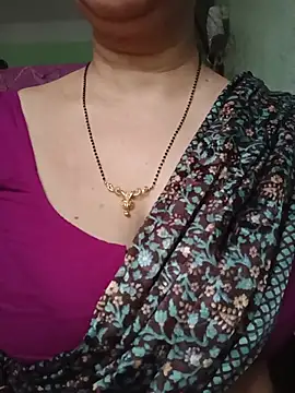 Snapshot of Rosy-B chatting on June 30, 2026, 12:32 am Rosy-B online show from June 30, 2026, 12:32 am