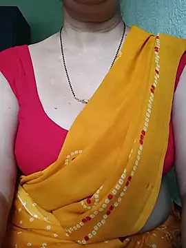 Snapshot of Rosy-B chatting on June 17, 2026, 12:32 am Rosy-B online show from June 17, 2026, 12:32 am