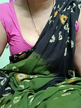 Snapshot of Rosy-B chatting on July 5, 2026, 5:20 pm Rosy-B online show from July 5, 2026, 5:20 pm