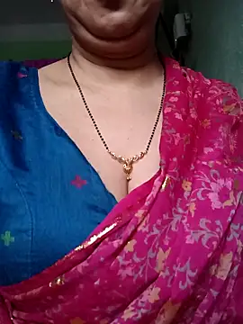 Snapshot of Rosy-B chatting on May 5, 2026, 12:24 am Rosy-B online show from May 5, 2026, 12:24 am