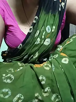Snapshot of Rosy-B chatting on June 19, 2026, 2:01 pm Rosy-B online show from June 19, 2026, 2:01 pm