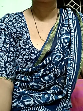 Snapshot of Rosy-B chatting on April 30, 2026, 1:51 pm Rosy-B online show from April 30, 2026, 1:51 pm