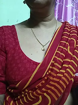 Snapshot of Rosy-B chatting on July 29, 2026, 9:36 pm Rosy-B online show from July 29, 2026, 9:36 pm