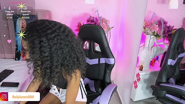 RolyLoren online show from February 2, 2025, 8:51 pm