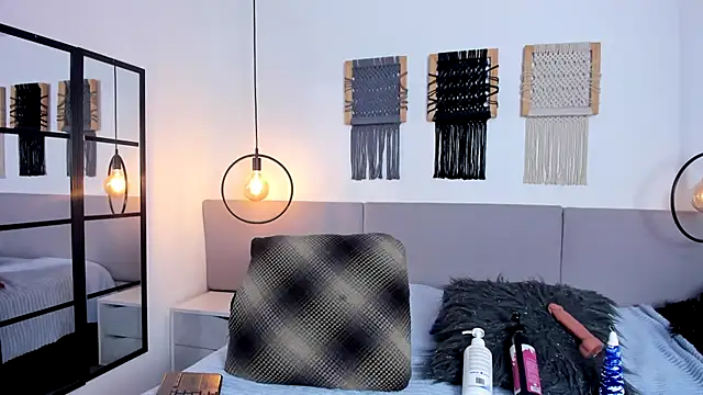 Snapshot of Sweet_camille chatting on November 6, 2025, 2:37 am Sweet camille online show from November 6, 2025, 2:37 am