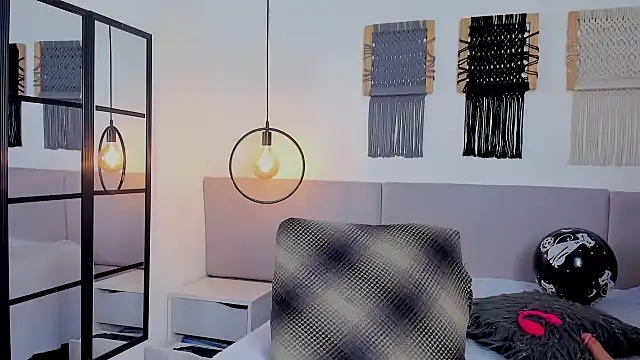 Snapshot of Sweet_camille chatting on October 23, 2025, 2:21 am Sweet camille online show from October 23, 2025, 2:21 am