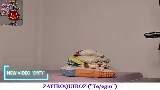 Snapshot of sweet_dirty11 chatting on October 12, 2025, 12:01 am sweet dirty11 online show from October 12, 2025, 12:01 am