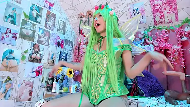 Alicebenett online show from November 6, 2025, 9:19 pm