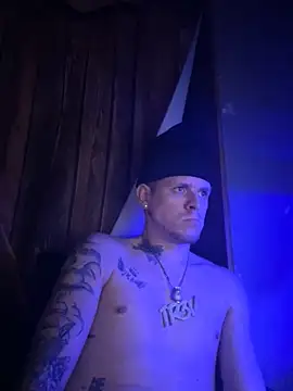 traejddd online show from October 15, 2025, 7:38 am