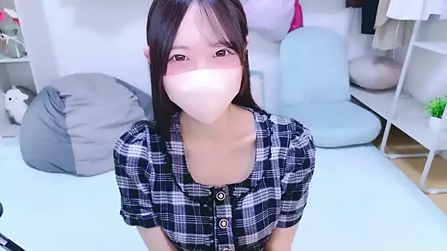 Snapshot of Suzu_ch_xx chatting on June 11, 2026, 2:25 pm Suzu ch xx online show from June 11, 2026, 2:25 pm
