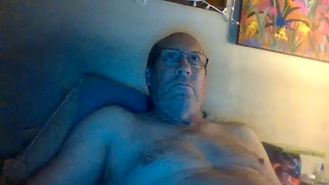 Snapshot of hornyrich69 chatting on September 17, 2025, 4:47 am hornyrich69 online show from September 17, 2025, 4:47 am
