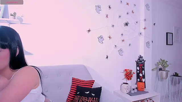 Snapshot of DannaHyde chatting on October 27, 2025, 5:25 pm DannaHyde online show from October 27, 2025, 5:25 pm