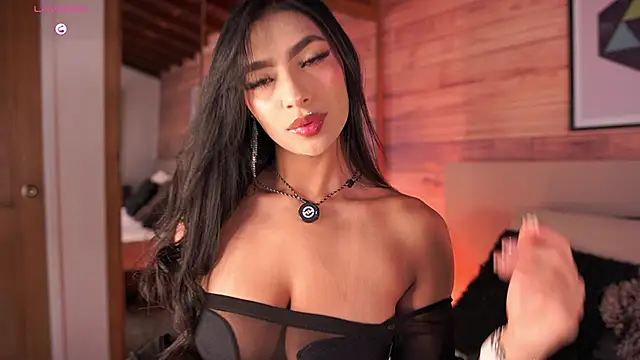 Snapshot of IzzyWild chatting on November 16, 2025, 10:09 am IzzyWild online show from November 16, 2025, 10:09 am