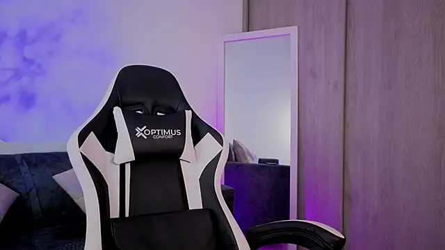 Alisa  walker online show from October 23, 2025, 7:12 pm