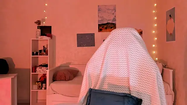 Snapshot of Britney_Ross chatting on November 3, 2025, 3:23 am Britney Ross online show from November 3, 2025, 3:23 am