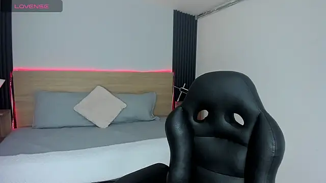 Snapshot of Chiqui_milk_ chatting on December 2, 2025, 6:53 pm Chiqui milk online show from December 2, 2025, 6:53 pm