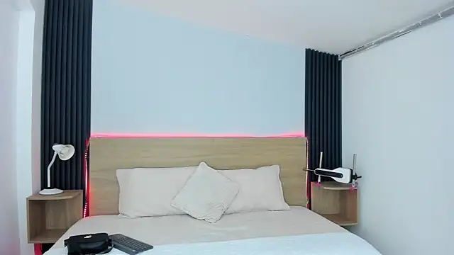 Snapshot of Chiqui_milk_ chatting on November 11, 2025, 7:19 pm Chiqui milk online show from November 11, 2025, 7:19 pm