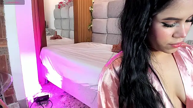 Natasha  Sccott online show from October 27, 2025, 8:10 pm