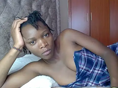 Naughty Girl17 online show from March 1, 2025, 9:07 am