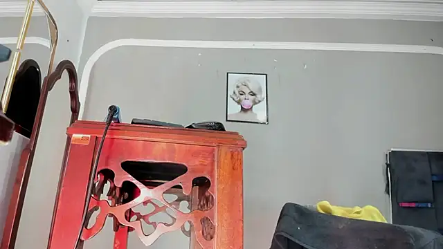 Jimena Grey online show from January 12, 2026, 2:40 am